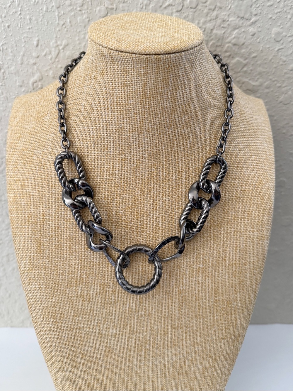 Chunky Chain Links Gun Metal Color Necklace - Picture 2 of 7